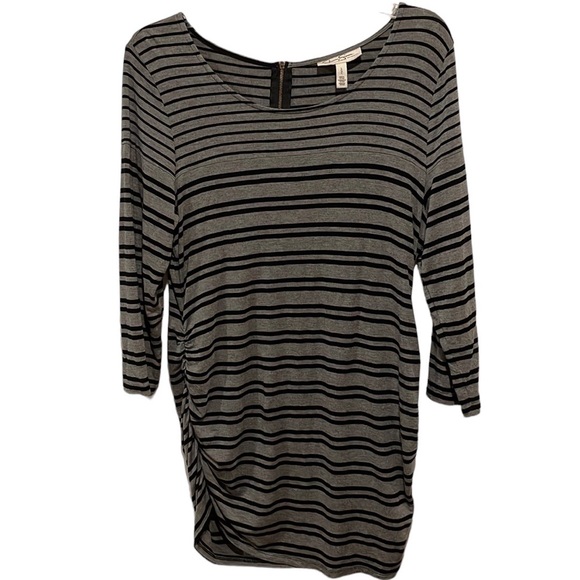 Jessica Simpson Maternity Shirt - Picture 1 of 5